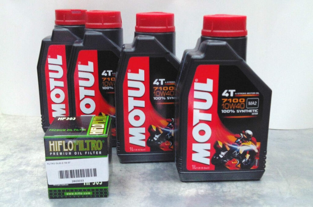Kit Cambio de Aceite y Filtro HF303 - 500CC a 1300CC - Honda, Suzuki, Yamaha, Kawasaki. - K70025